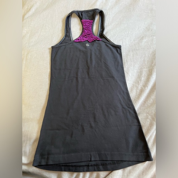 Gray Lululemon top. Size 2-4 - Picture 2 of 2